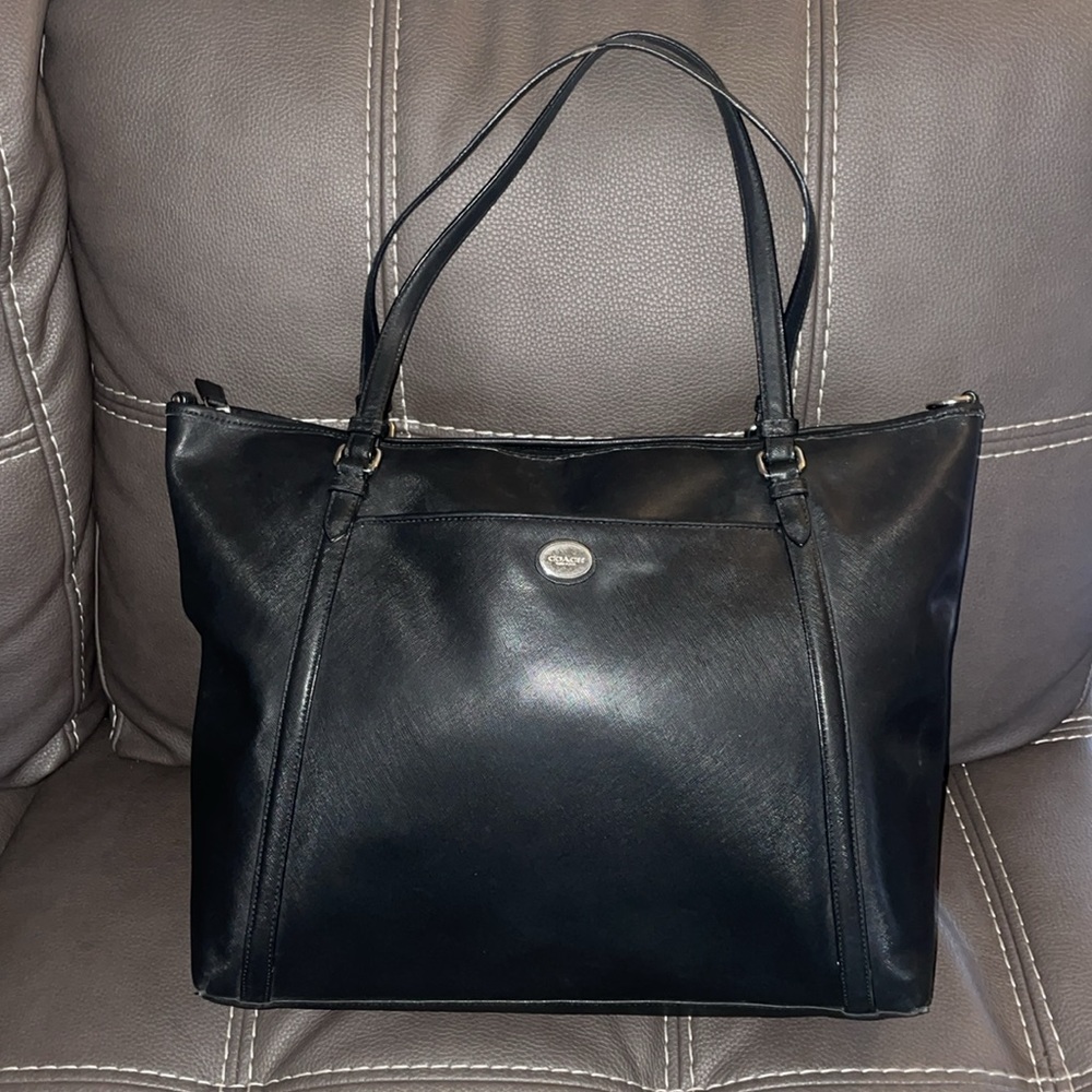 Coach shoulder bag preowned handles are cracking just at the shoulder area